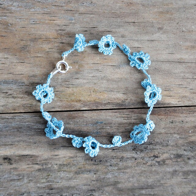 Delicate crochet flower daisy chain bracelet